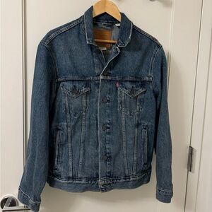 Levi’s Men’s Premium Trucker Jacket Size M